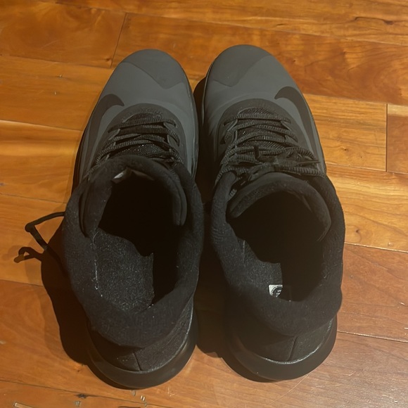 Black Nike Athletic shoes - Picture 2 of 4